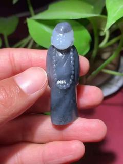 新疆和田玉籽料青花巧雕小童子